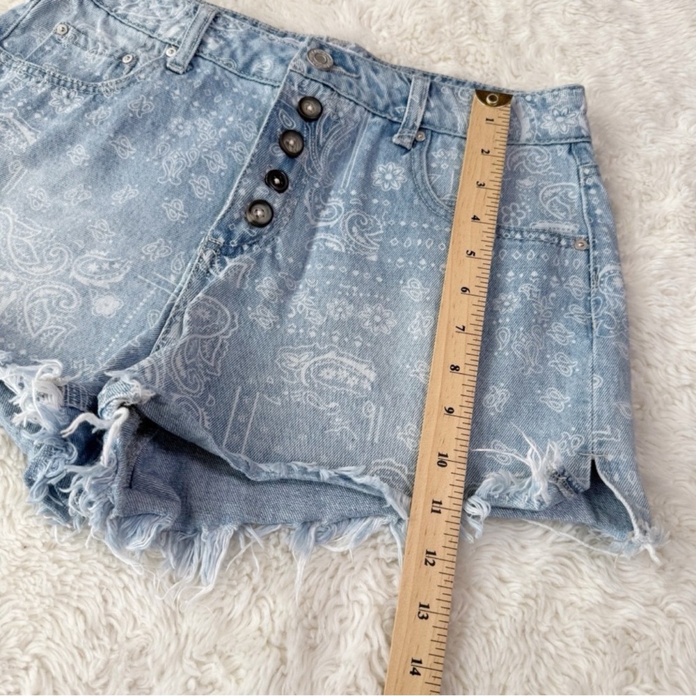 Indigo Rein Women Blue Paisley Print Denim Shorts US29 Boho Western Cowboy - Picture 4 of 5